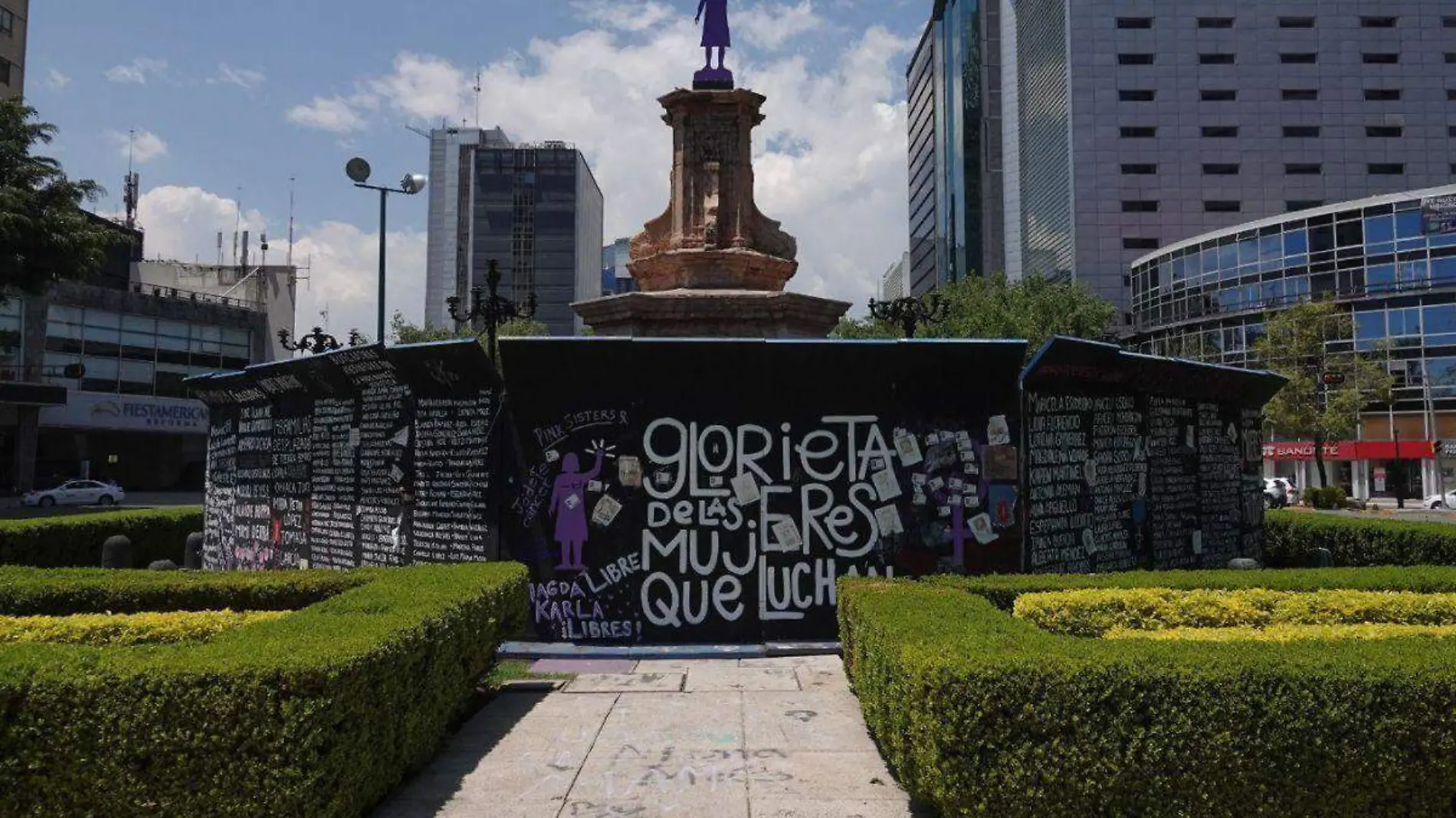 Mujeres defienden Glorieta de las mujeres que luchan